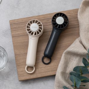 PBAF008 plusmore(プラスモア) ペルチェ冷却機能ハンディファン カラビナ付